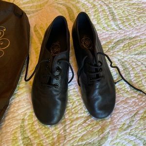 Professional kids boys dance shoes. Brand new. Amazing European quality. Leather